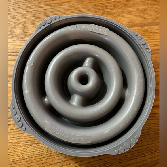 Slow Feeder Dog Dish - Slows Down Eating Habits - Non Slip Grips - Picture 3 of 3